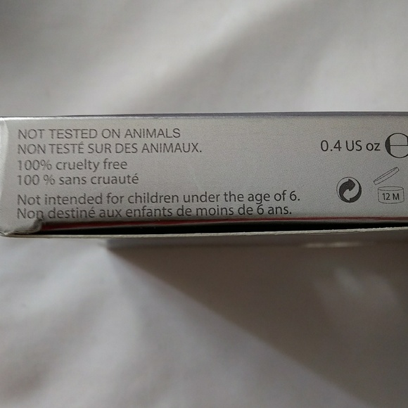 Max Makeup Cherimoya Photo Shopped Contour - Picture 2 of 4